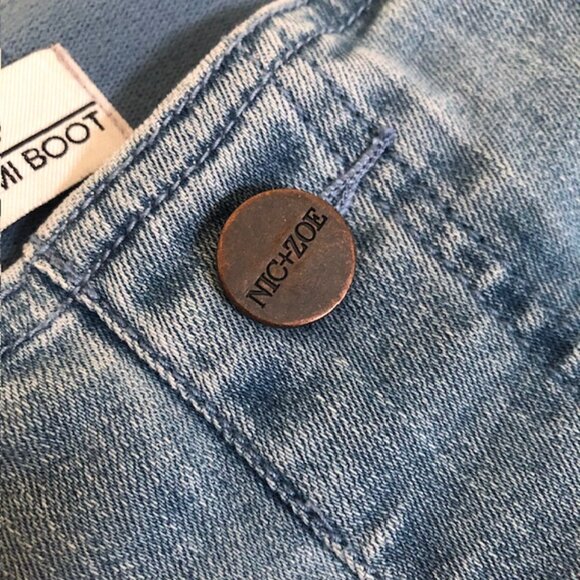 NWT Nic+Zoe Pull-On All Day Demi Boot Cut Jeans, Blue Haze - Size 8 - Picture 6 of 16